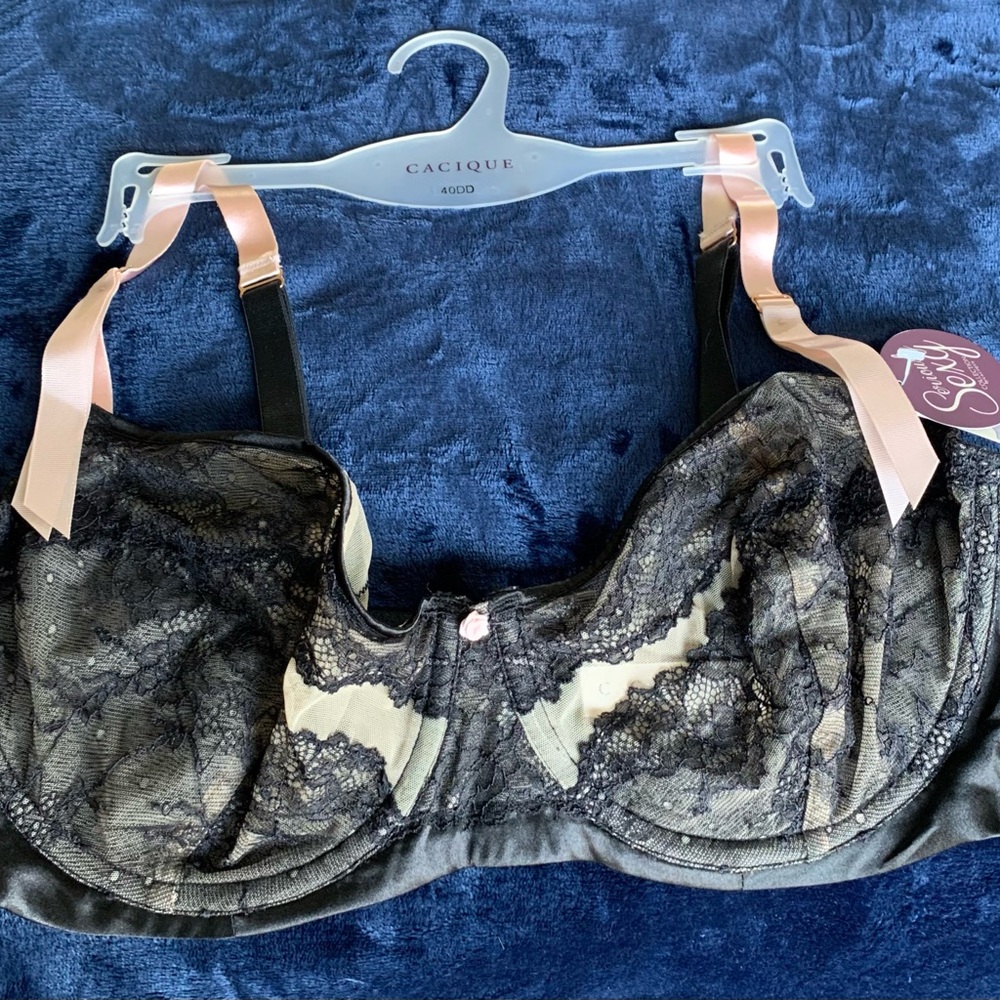 Cacique Sexy Black & Cream  Underwire Bra with Lace Trim & Bow tied Straps